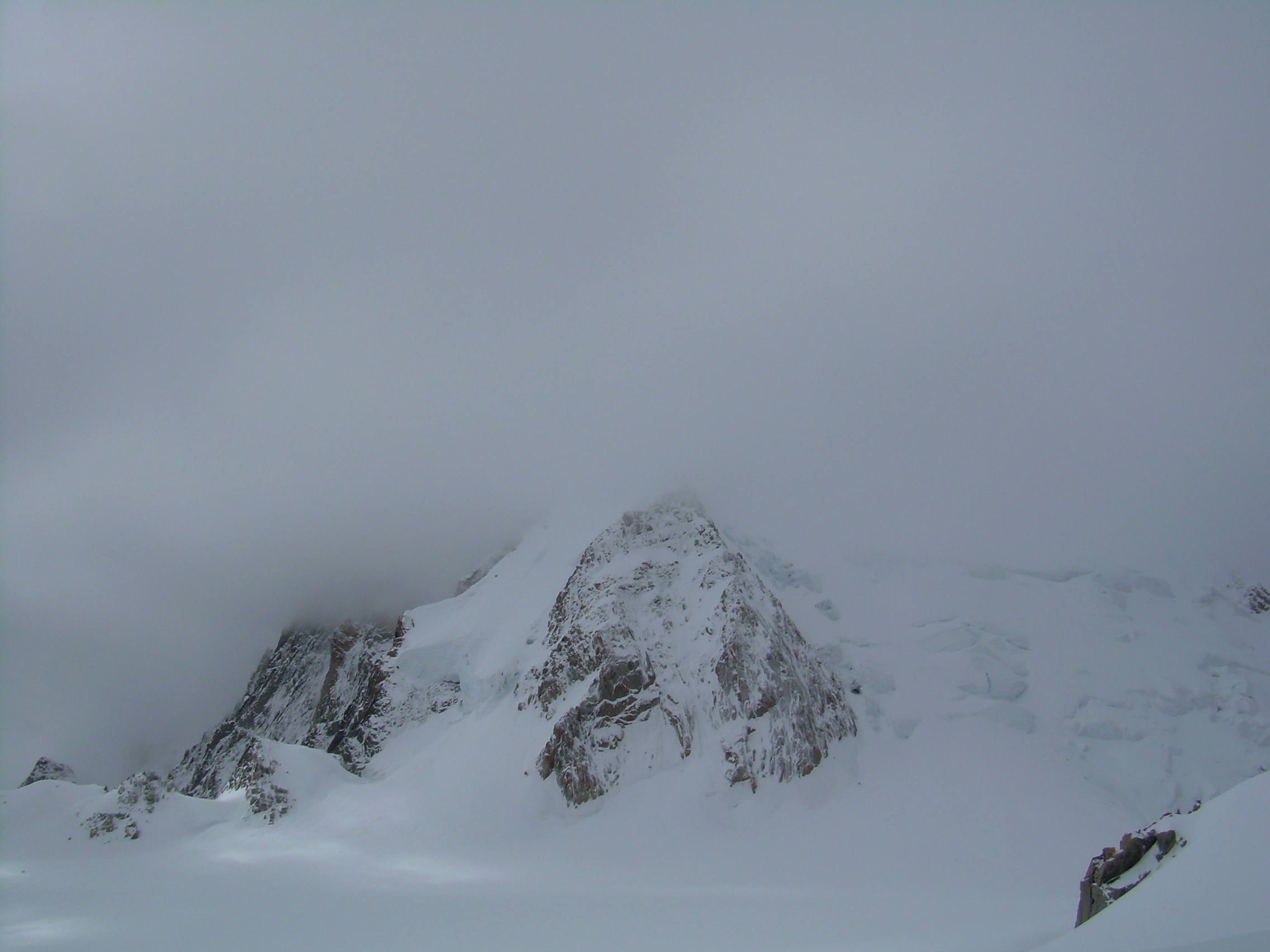 Mont Blanc du Tacul in cloud.JPG